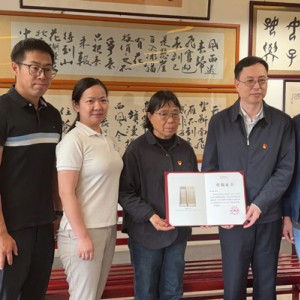 张桂梅的5件/套实物入藏中国国家博物馆！