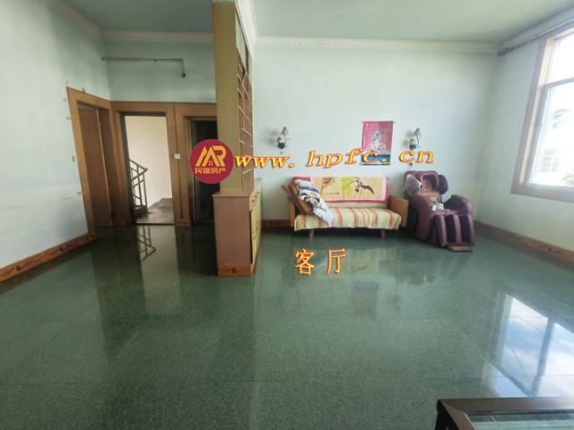 日杂公司（三室二厅一厨二卫）套房出售 0638