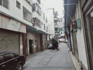 华贸小区