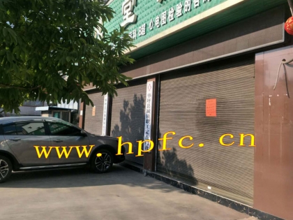 石龙坝牌坊处临街商铺，门面出租。